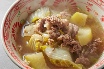 Braised Chinese cabbage, beef and daikon radish 