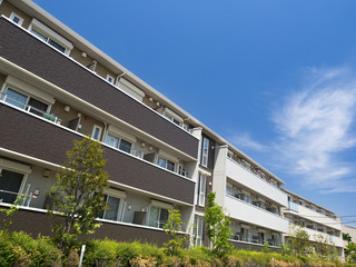 住宅街のアパート
