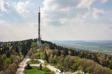 Panorama Gór Świętokrzyskich rozpościerająca się z wieży widokowej bazyliki Świętego...