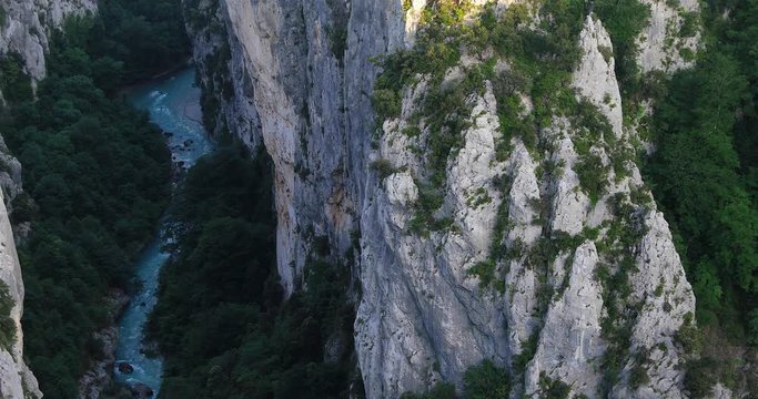 Promenade le long des Gorges du Verdon , France.
