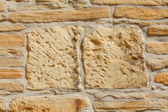 Braune Sansteinmauer