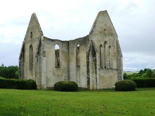 Fototapeta na wymiar Eglise inachevée de Saint Lubin à Yevre le chatel Loiret France