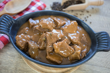 sauté de boeuf au poivre