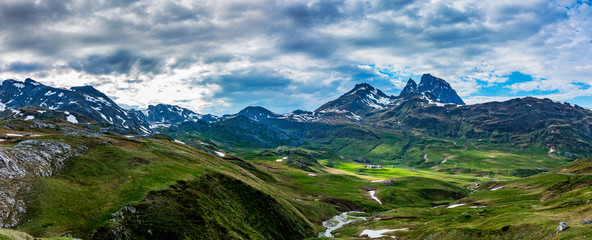 Fototapeta na wymiar Landschaft beim Col du Pourtalet in den Pyrenäen Panorama