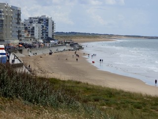 Fototapeta na wymiar Grande plage de Saint Gilles Croix de Vie Vendée