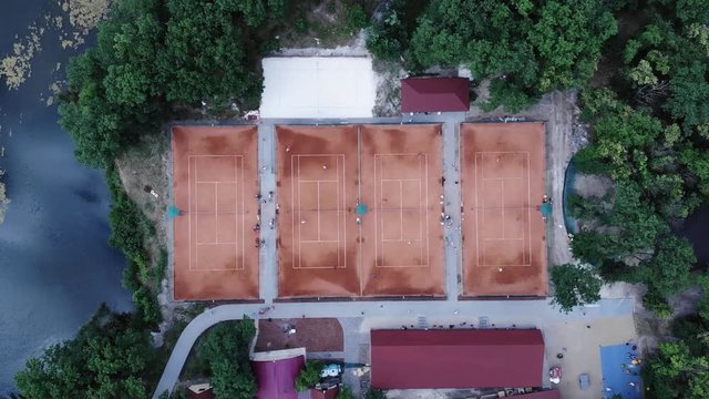 4 tennis courts outside the city