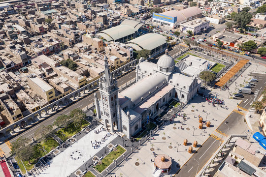 Iglesia Templo Se&ntilde;or de Luren, Ica, Peru. D&iacute;a de la inauguraci&oacute;n