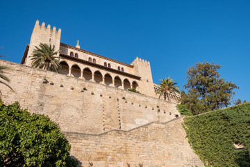 Fototapeta na wymiar Palacio Real de La Almudaina, Palma de Mallorca. Baleares, España.