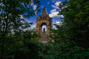 Fototapeta na wymiar Kaiser-Wilhelm-Statue Porta Westfalica