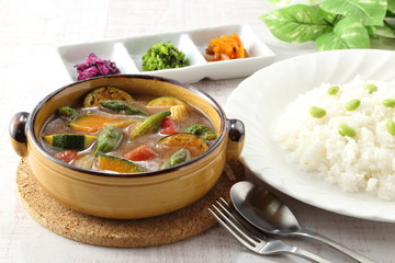 夏野菜カレー　三種の薬味付き