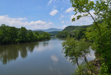 Fototapeta na wymiar Landscape of the James River and Mountains in Virginia
