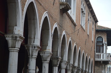 Fototapeta na wymiar Arches in Venice
