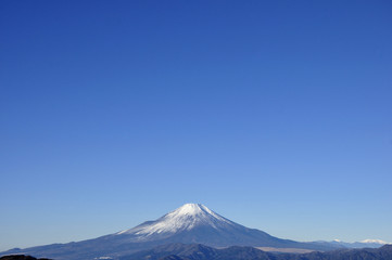 Fototapeta na wymiar 冬晴に富士山