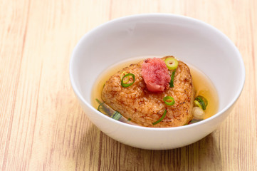 焼きおにぎりの茶漬け
