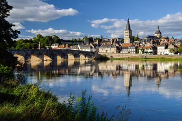 La Charité sur Loire (French village) - obrazy, fototapety, plakaty