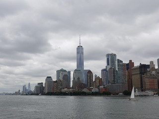 Fototapeta na wymiar Beautiful New York high-rise buildings and Manhattan River