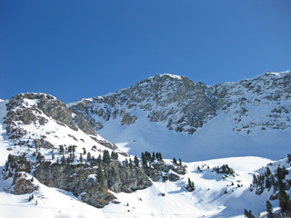 Fototapeta na wymiar snowy austrian alps in winter