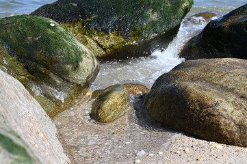 Naklejka na ściany i meble Rocks at the Beach