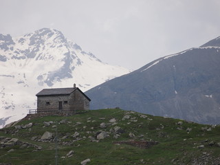 Fototapeta na wymiar alpi, montagna, passo spluga