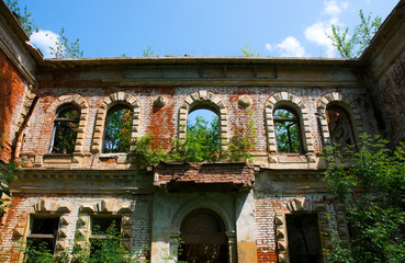 Fototapeta na wymiar Manor of General Smelsky in the village Vasilyovka, Ryazan, Russia