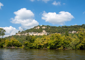 Fototapeta na wymiar Landscape of the Dordogne river valley between La Roque-Gageac and Castelnaud, Aquitaine, France