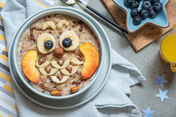 Owl shaped breakfast healthy oatmeal porridge for kids