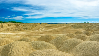 The embankment formed by piles of small crushed stone from limestone.