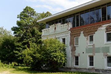 Illegal superstructure on a historic building in the Ognyanov estate in Yaroslavl