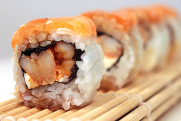 SALMON SUSHI  
