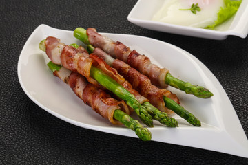 Asparagus with bacon