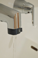 洗面台と蛇口 1