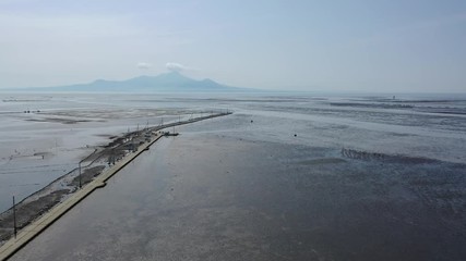 A road that sinks into the sea at high tide (Nagabeta-Kaisyouro)