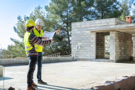 Mise en p&eacute;ril en cas de danger d'un b&acirc;timent, experts en b&acirc;timent lors d'une expertise de pathologie du b&acirc;timent