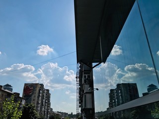 Naklejka premium Summer’s Skyscraper 