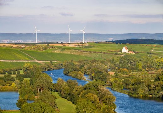 Mainschleife, meandering Main river, Maria im Weingarten church behind, Volkach, Franconia, Lower Franconia, Franconia, Bavaria, Germany, Europe