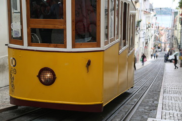 Fototapeta na wymiar Lisbon Yellow Finucular 6
