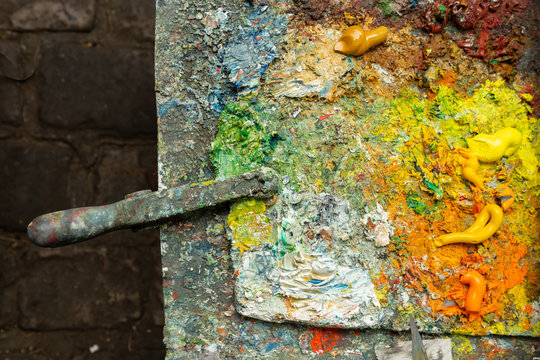the artist's palette, Paris, France