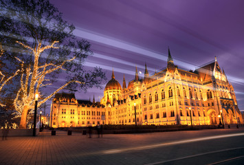 Fototapeta na wymiar Hungarian Parliament in Budapest at night, lighting trail