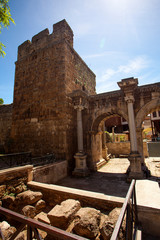 Fototapeta na wymiar The Hadrian's Gate. Is a triumphal arch located in Antalya, Turkey.
