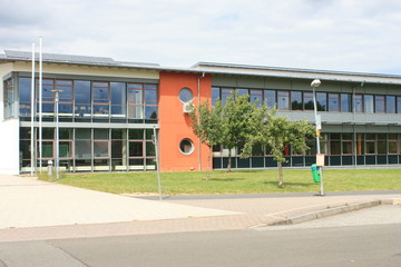 Naklejka premium Schule , Schulgebäude