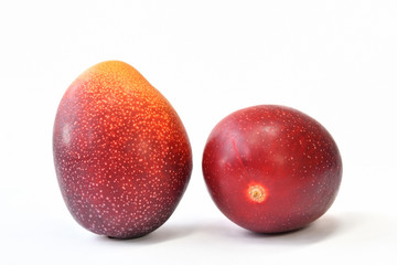 二個の完熟マンゴー