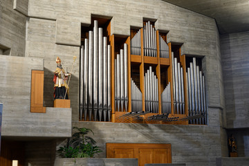 Orgel in der katholische Kirche von H&eacute;r&eacute;mence, Wallis, Schweiz