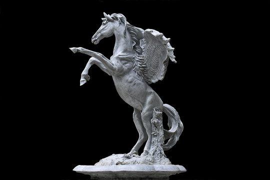The horse statue is a leap To reach the finish line or victory