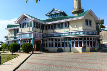 Front view of Himachal State Museum, Shimla, India. Translation: State Museum