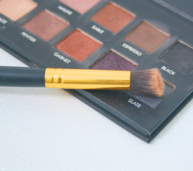 EYE SHADOWS PACCKING 