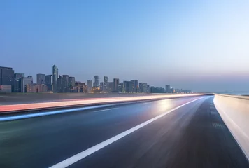 Foto auf Leinwand Verkehr in der Stadt bei Nacht © THINK b