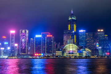 香港 ビクトリアハーバー 夜景 曇天