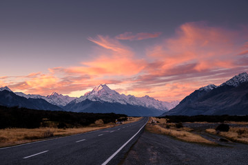 Sonnenuntergang über dem Mount Cook in Neuseeland