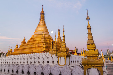Naklejka premium Sandamuni (Sandamani or Sandar Mu Ni) pagoda in Mandalay, Myanmar