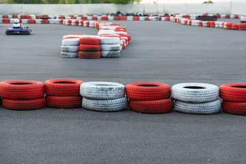 Speed circuit with red and white tires